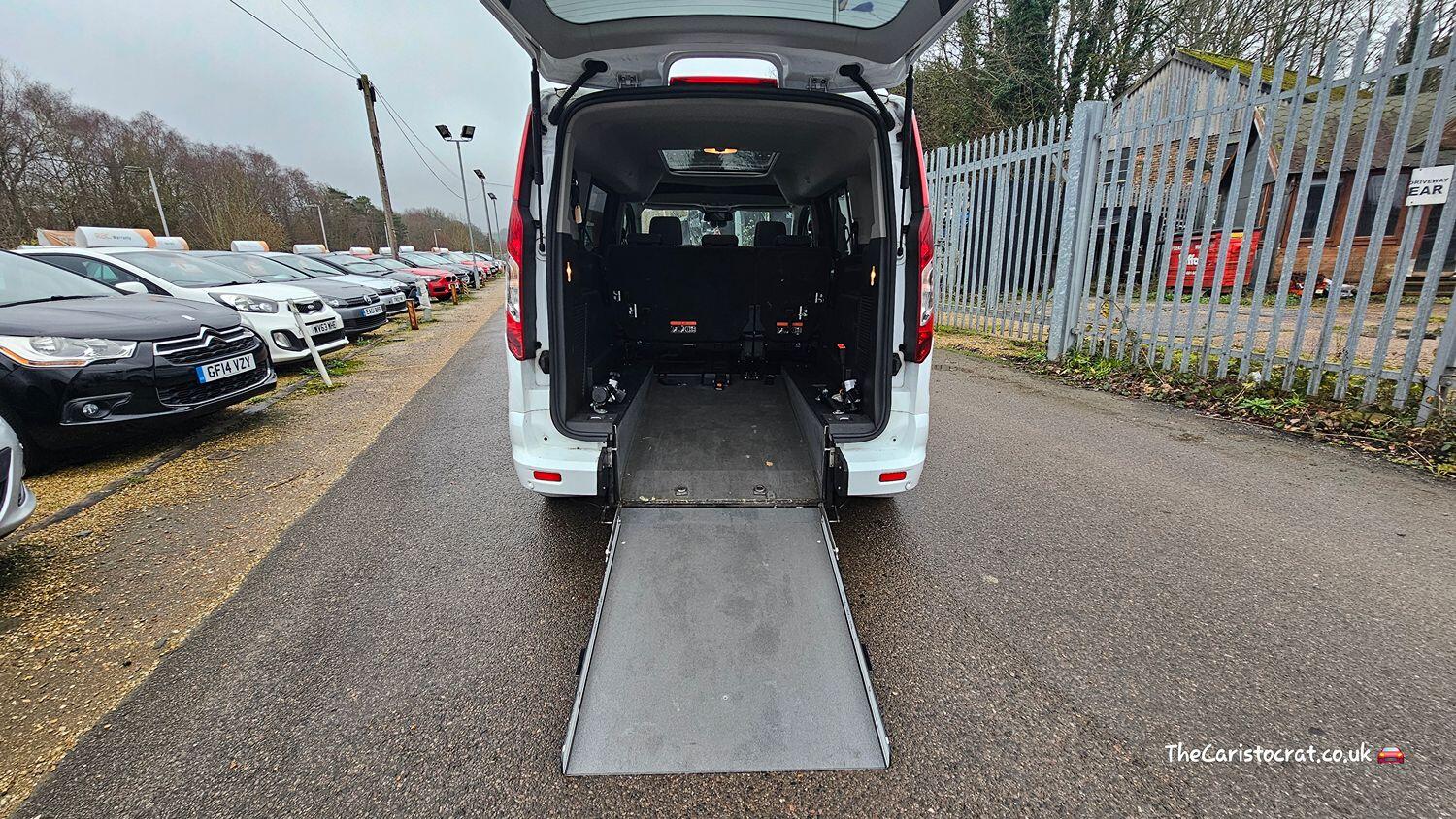 Used Ford Grand Tourneo Connect 2017 for sale - 76793800: Photo 19