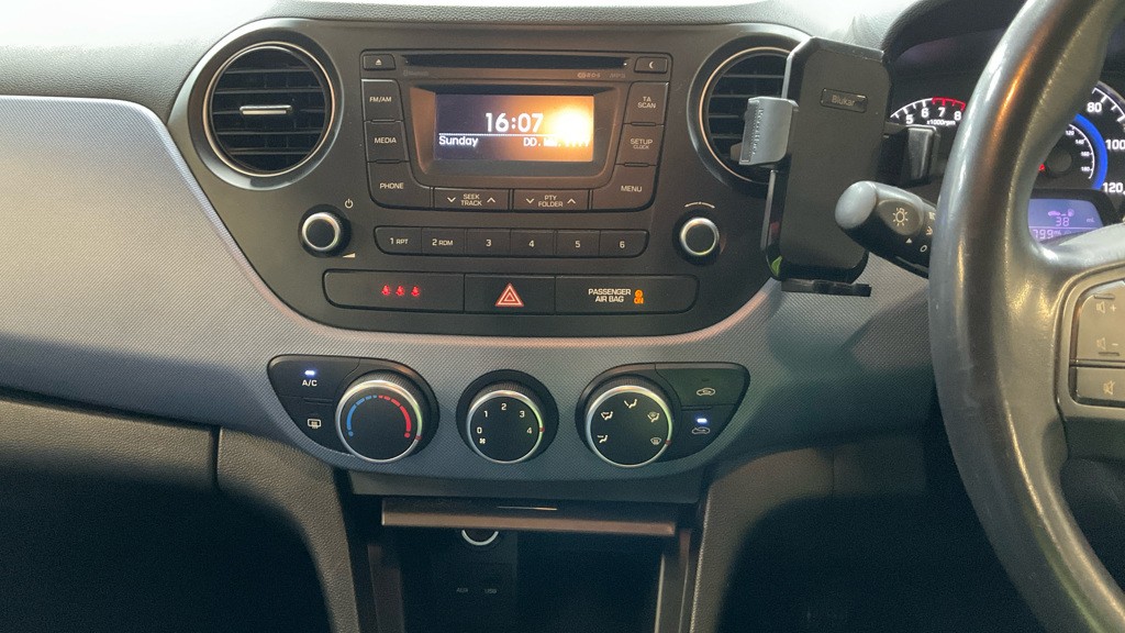 Used Hyundai i10 2015 for sale - 77237077: Photo 11