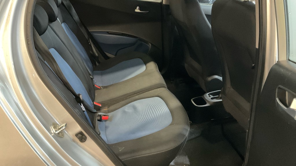 Used Hyundai i10 2015 for sale - 77237077: Photo 8