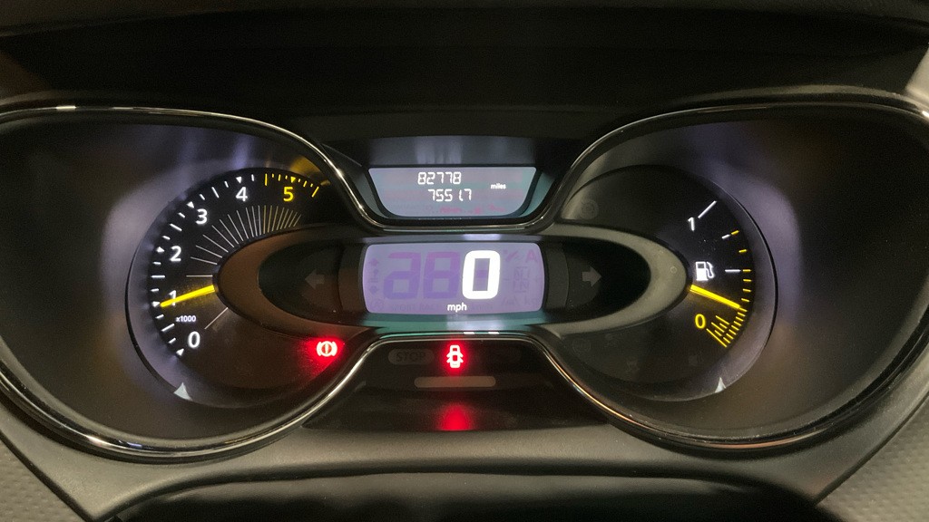 Used Renault Captur 2015 for sale - 76699276: Photo 8