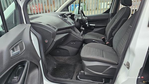 Used Ford Grand Tourneo Connect 2017 for sale - 75338095: Photo 17