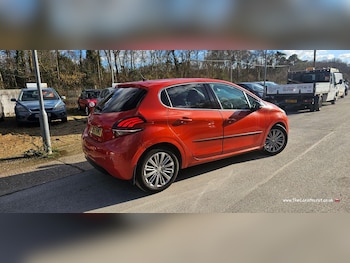 Used Peugeot 208 2015 for sale - 77349747: Photo