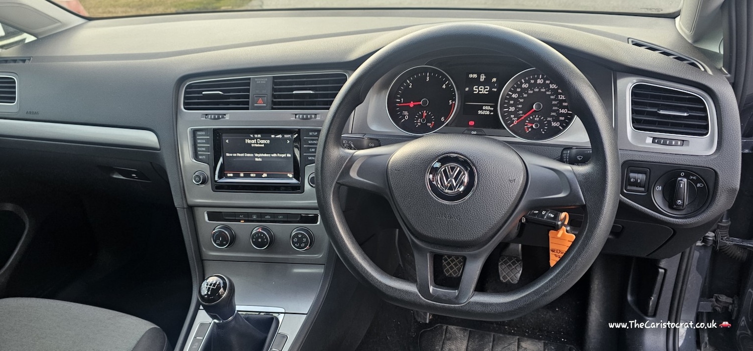 Used Volkswagen Golf 2014 for sale - 77349733: Photo 9