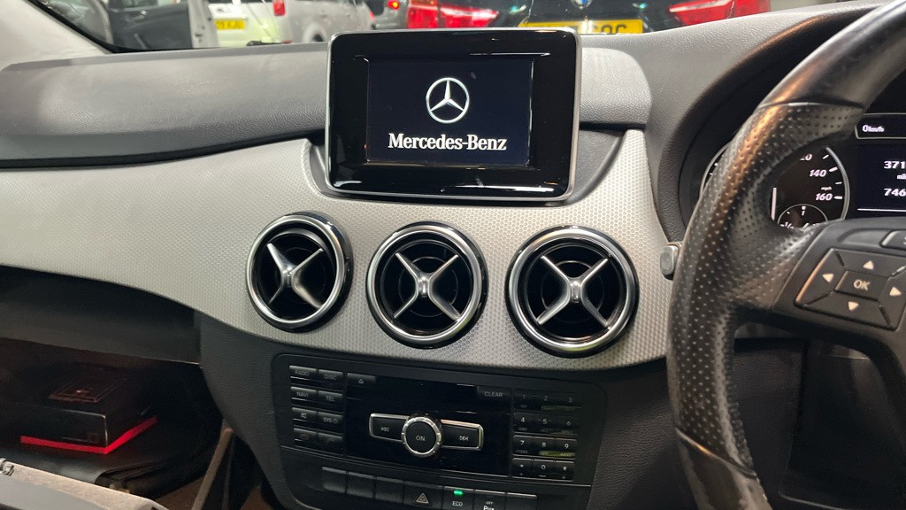 Used Mercedes-Benz B Class 2013 for sale - 77880987: Photo 11