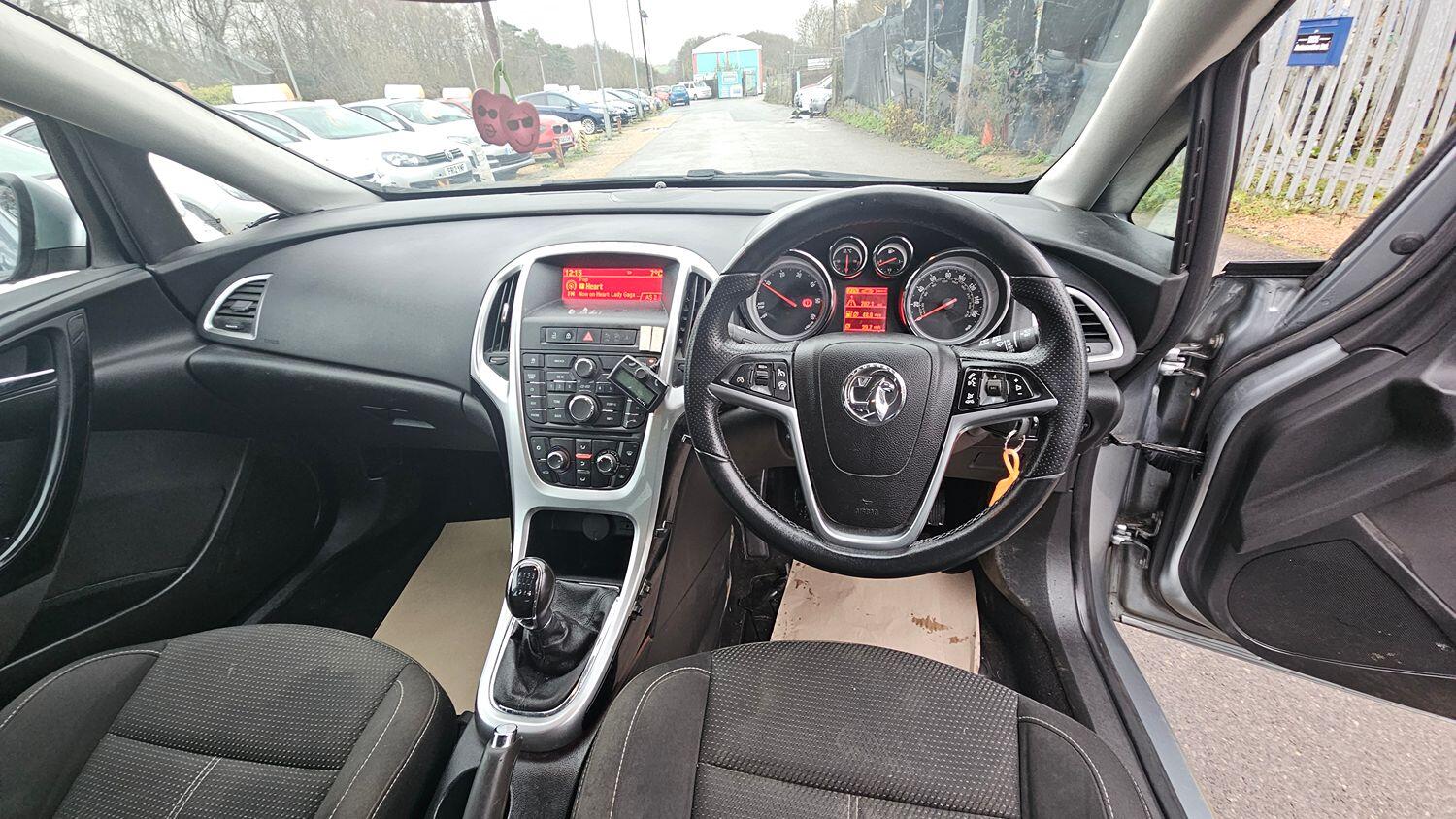 Used Vauxhall Astra 2014 for sale - 76777043: Photo 10