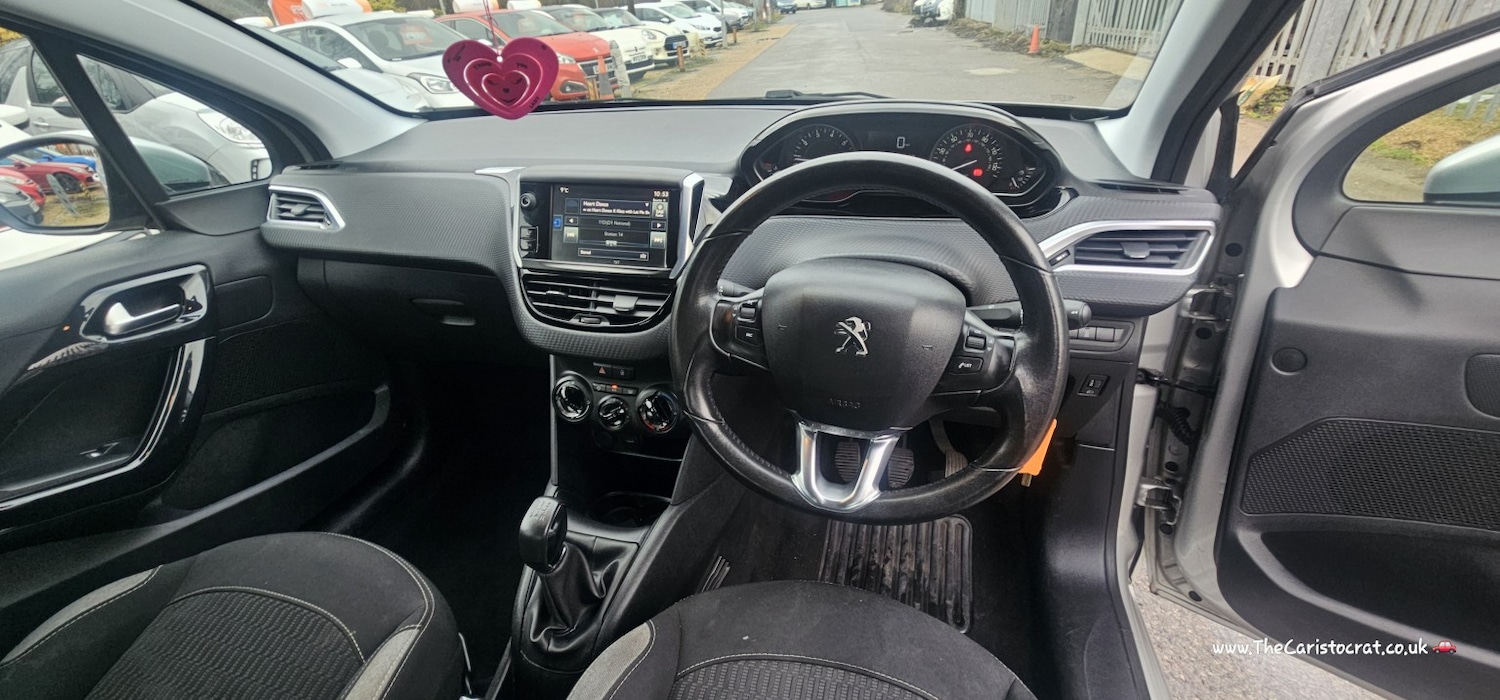 Used Peugeot 208 2016 for sale - 77349730: Photo 10