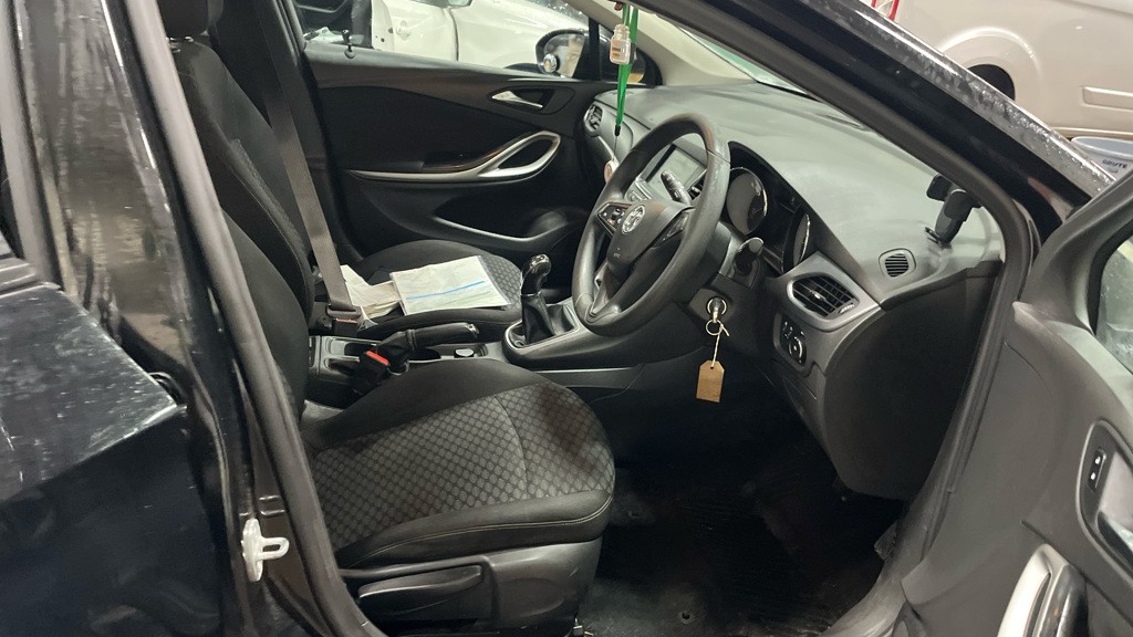 Used Vauxhall Astra 2017 for sale - 77830152: Photo 5