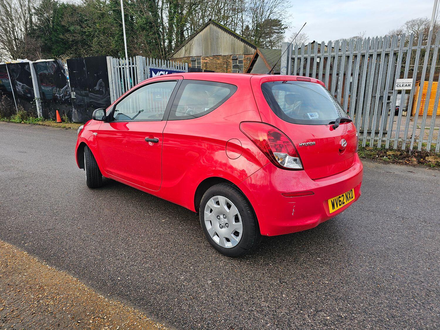 Used Hyundai i20 2012 for sale - 77349726: Photo 5