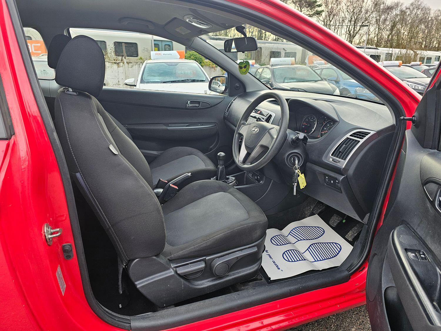 Used Hyundai i20 2012 for sale - 77349726: Photo 8