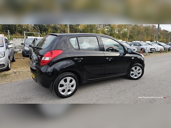 Used Hyundai i20 2011 for sale - 76436382: Photo