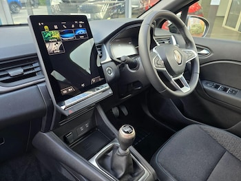 Used Renault Captur 2025 for sale - 78575542: Photo
