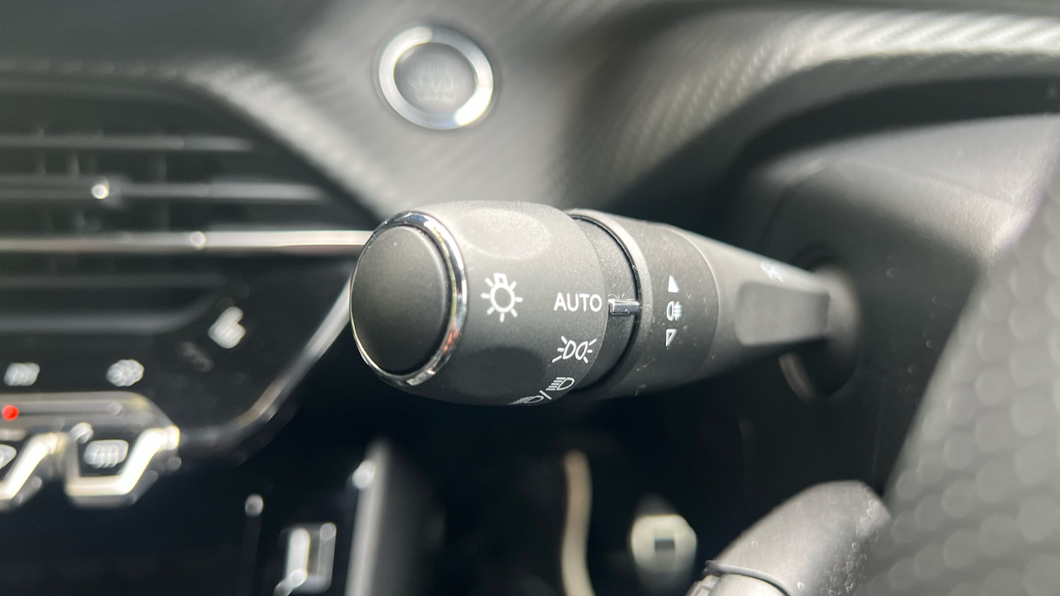 Used Peugeot 2008 2023 for sale - 76787642: Photo 27