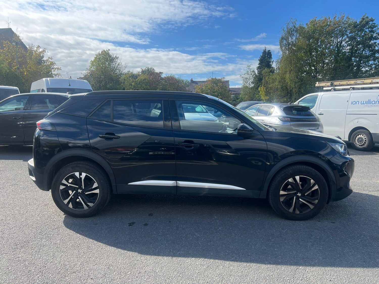 Used Peugeot 2008 2023 for sale - 76043904: Photo 4