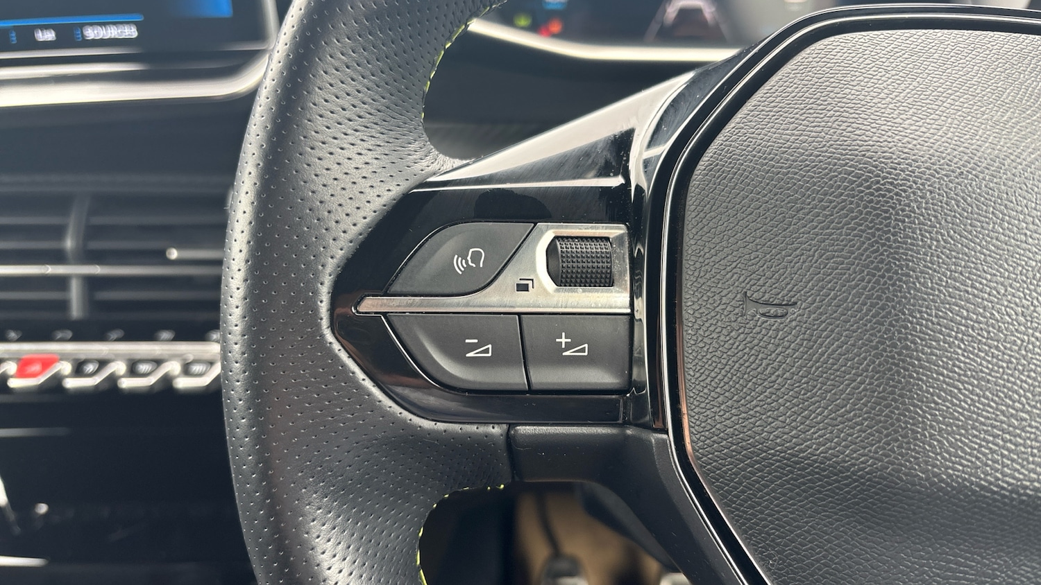 Used Peugeot 2008 2022 for sale - 76099793: Photo 23