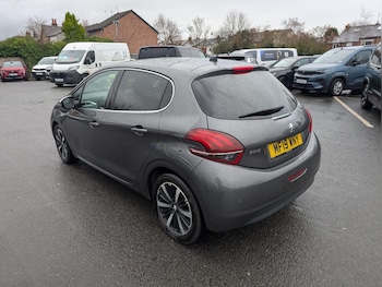 Used Peugeot 208 2019 for sale - 77697421: Photo