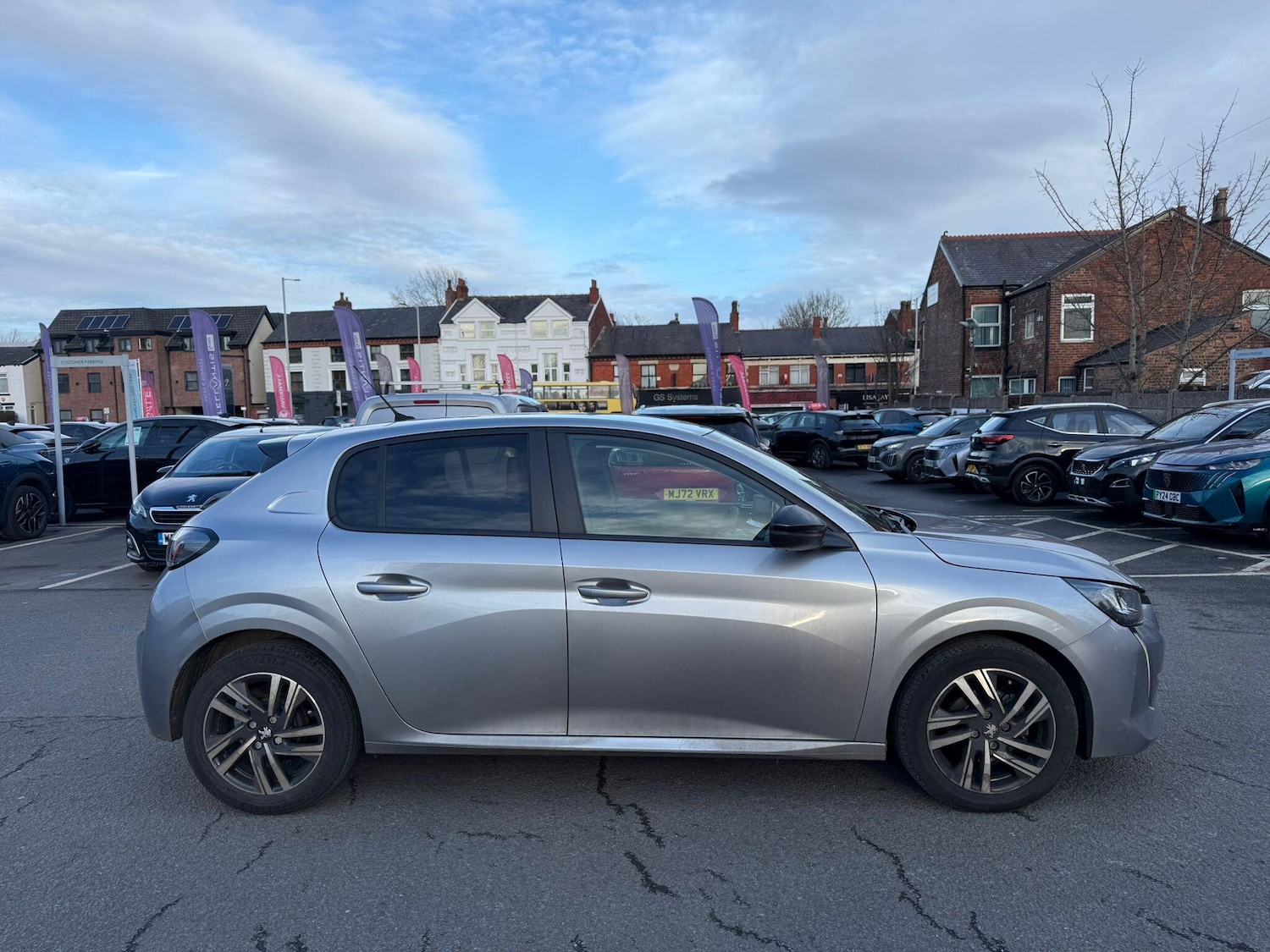 Used Peugeot 208 2023 for sale - 77372330: Photo 5