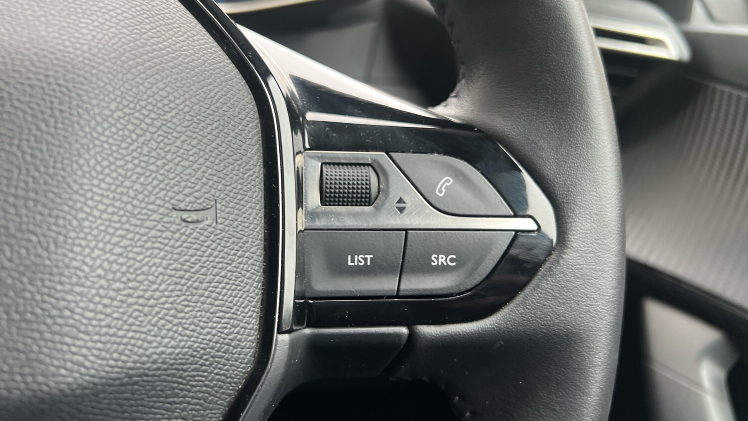 Used Peugeot 2008 2022 for sale - 76110314: Photo 24