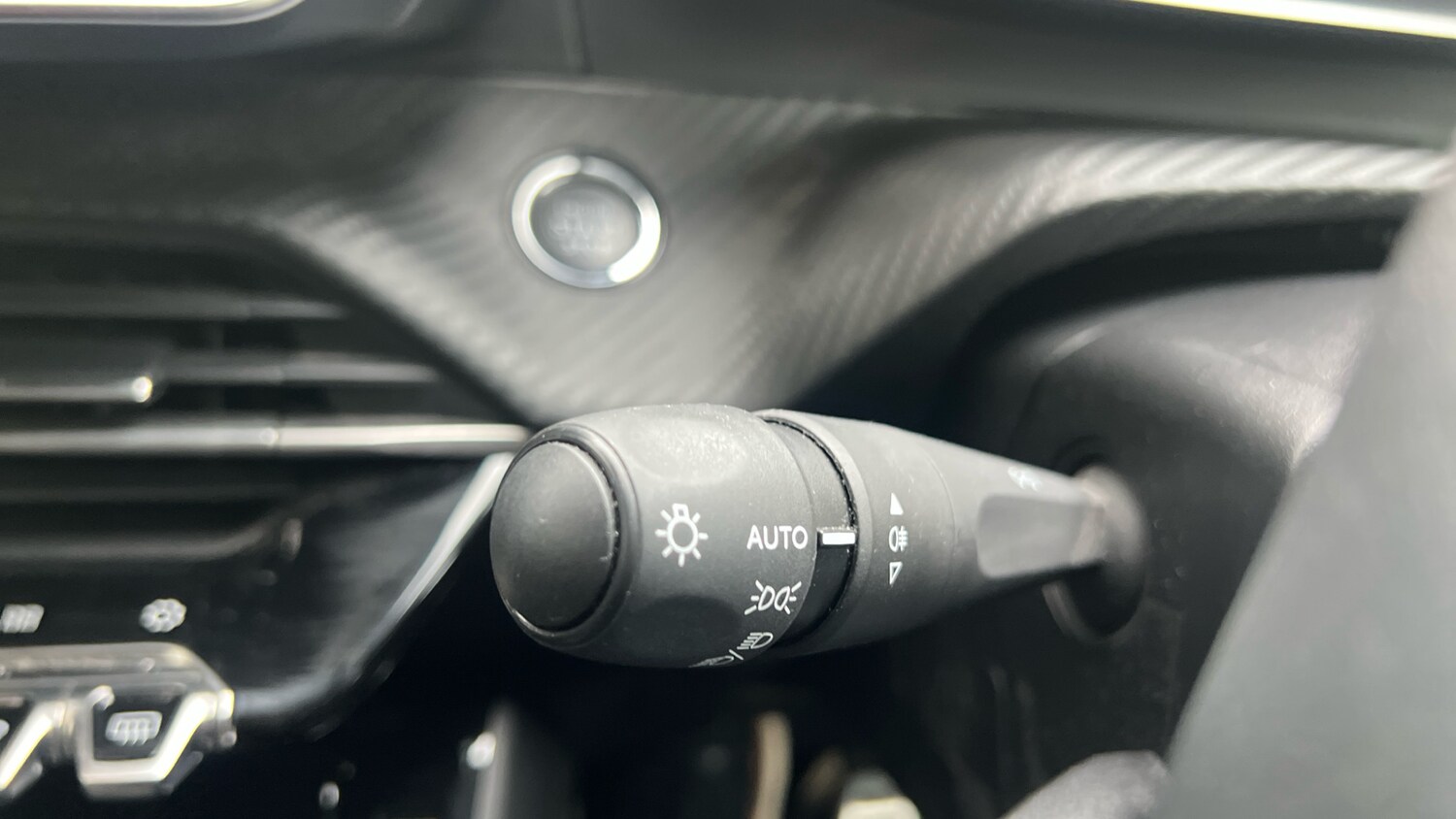 Used Peugeot 2008 2022 for sale - 76110314: Photo 27