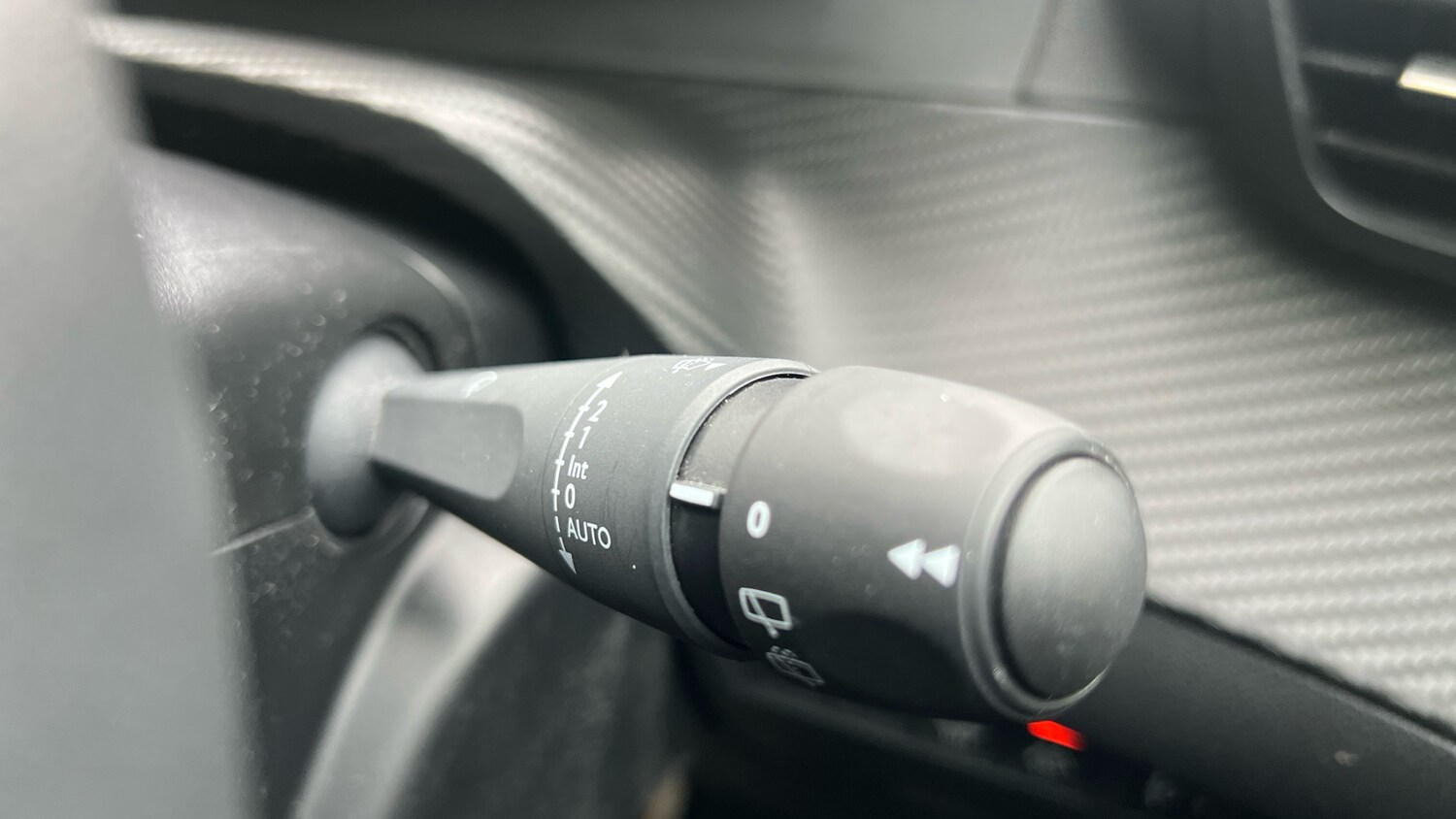 Used Peugeot 2008 2022 for sale - 76110314: Photo 28