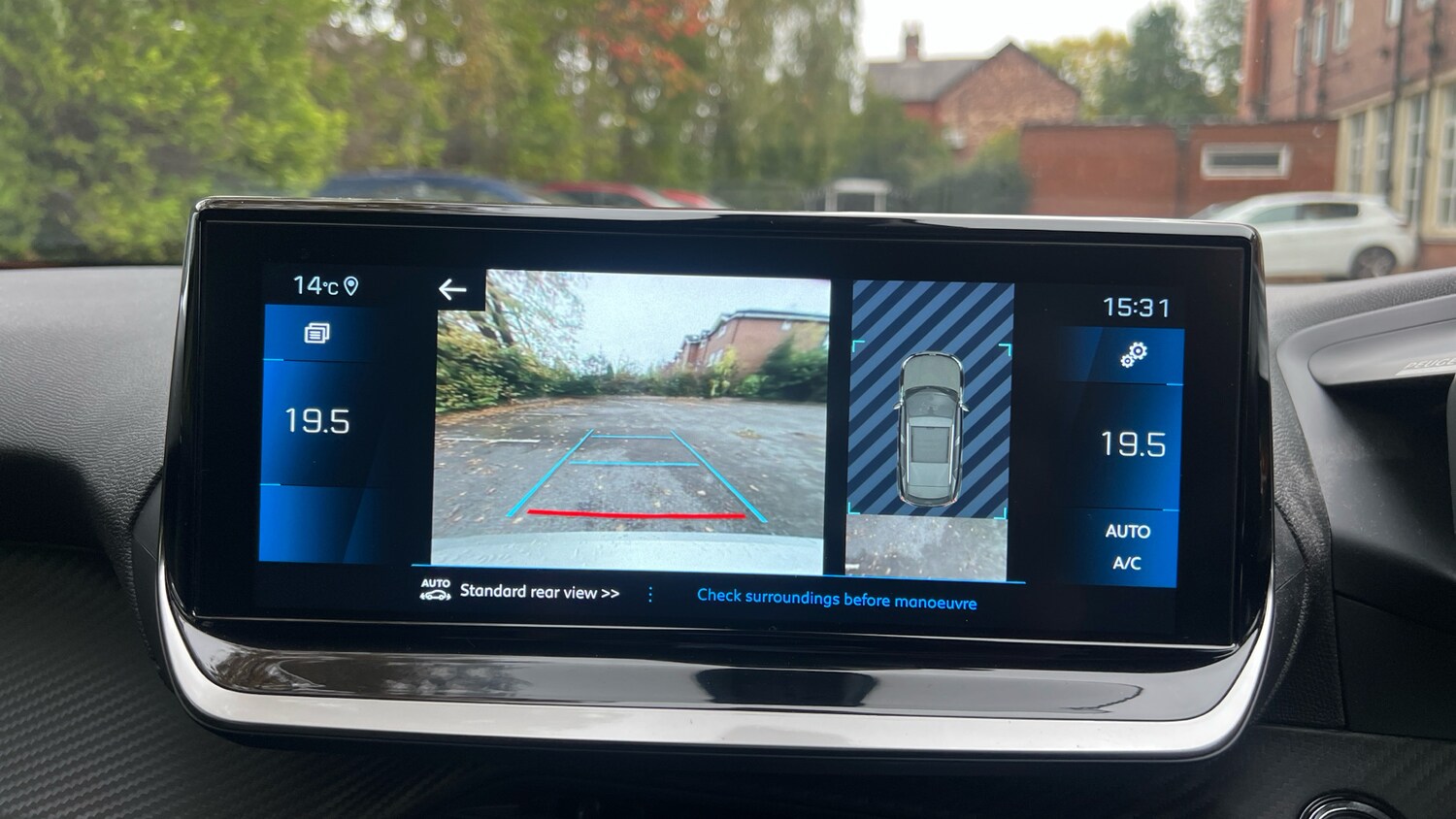 Used Peugeot 2008 2022 for sale - 76110314: Photo 29