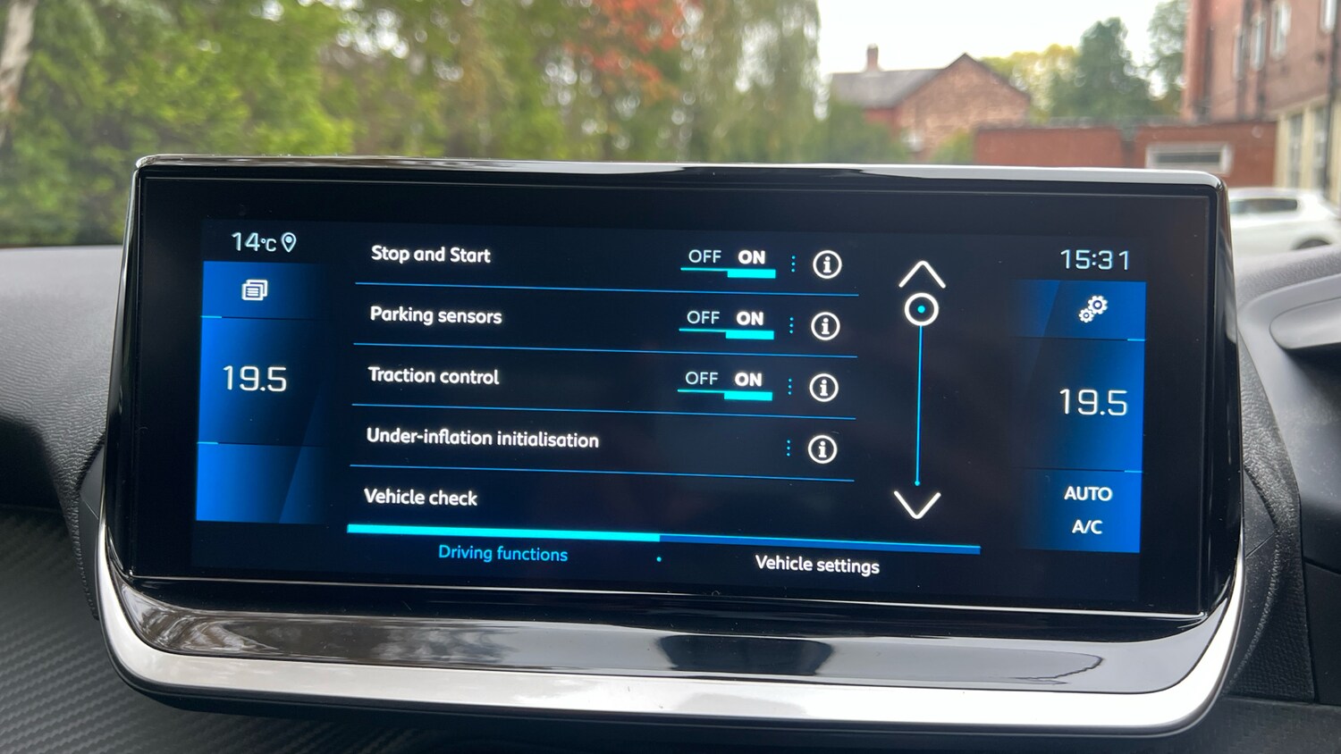 Used Peugeot 2008 2022 for sale - 76110314: Photo 30