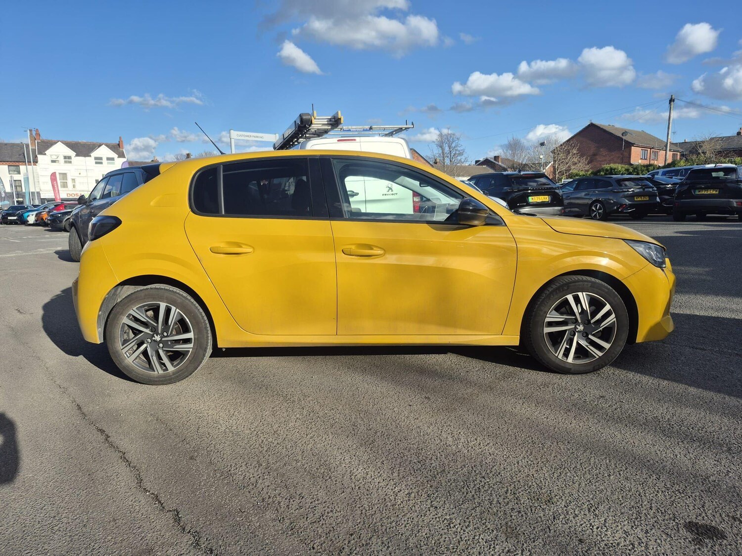 Used Peugeot 208 2023 for sale - 77898870: Photo 2