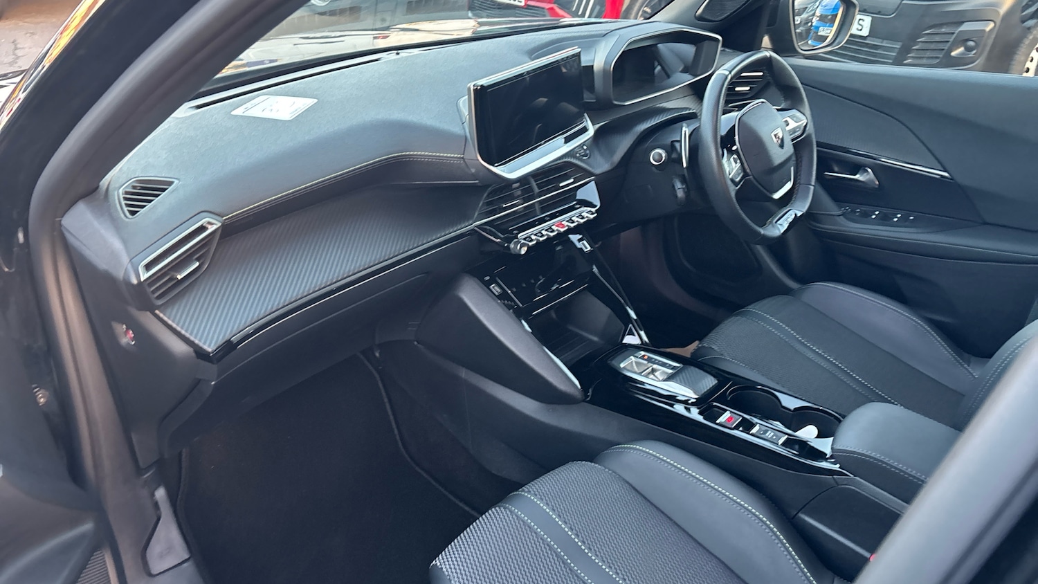 Used Peugeot 2008 2024 for sale - 76966121: Photo 13