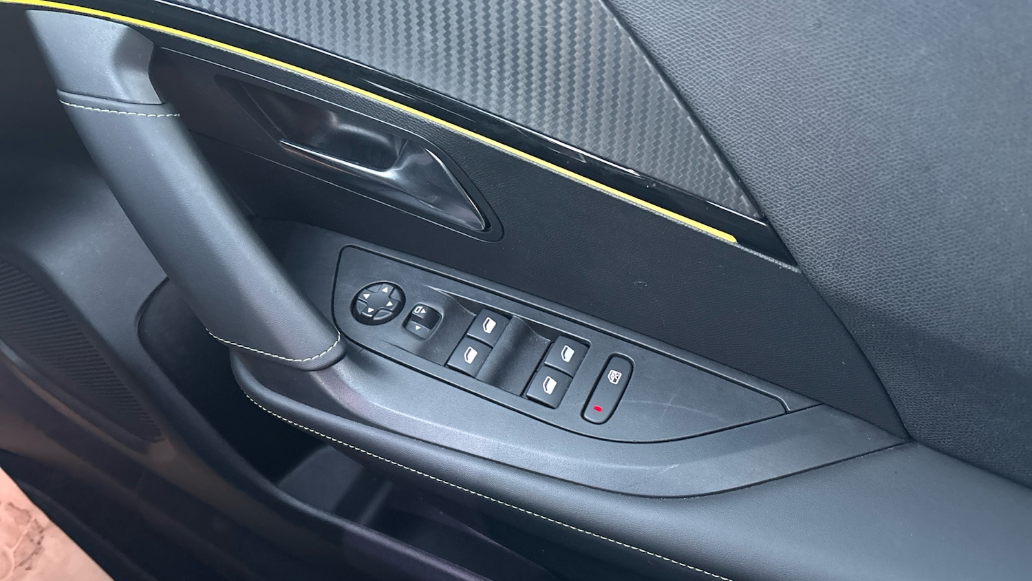 Used Peugeot 2008 2024 for sale - 76966121: Photo 23