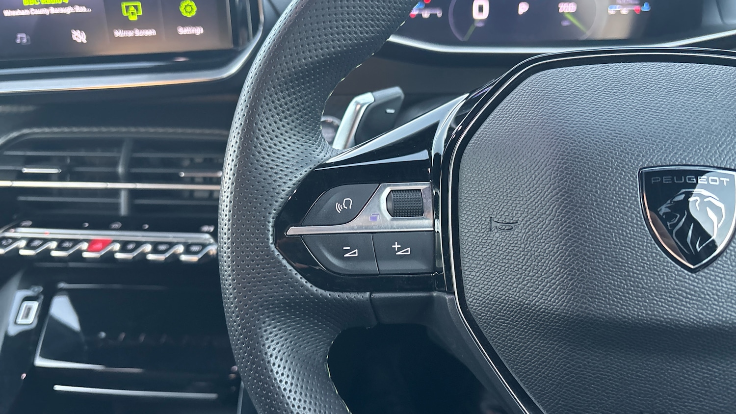 Used Peugeot 2008 2024 for sale - 76966121: Photo 24