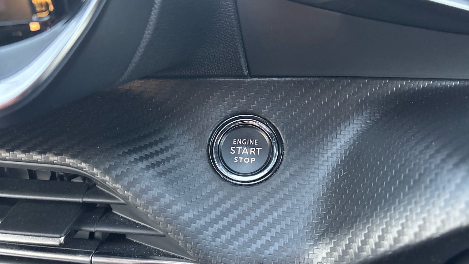 Used Peugeot 2008 2024 for sale - 76966121: Photo 33