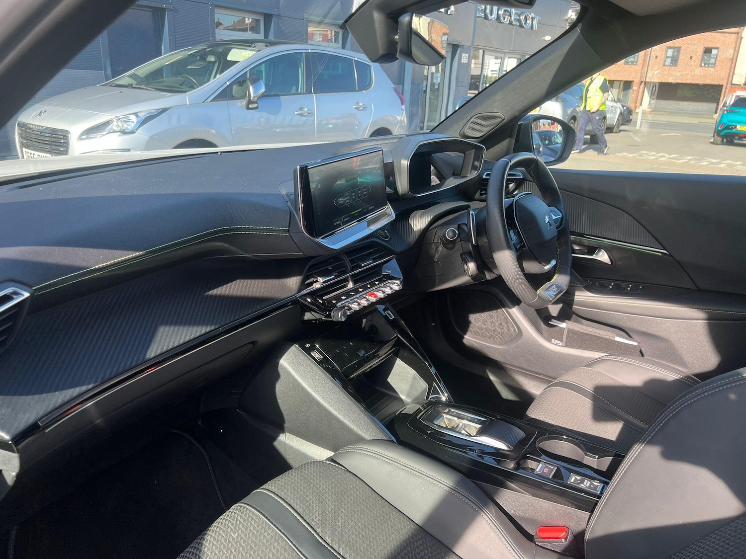 Used Peugeot 2008 2023 for sale - 77941357: Photo 5