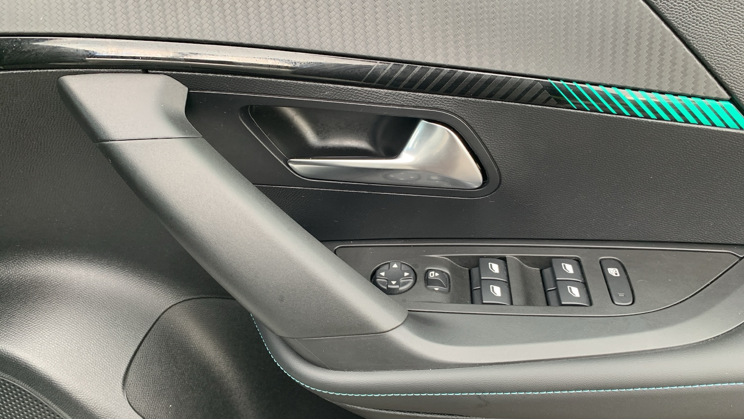 Used Peugeot 2008 2022 for sale - 76410179: Photo 22