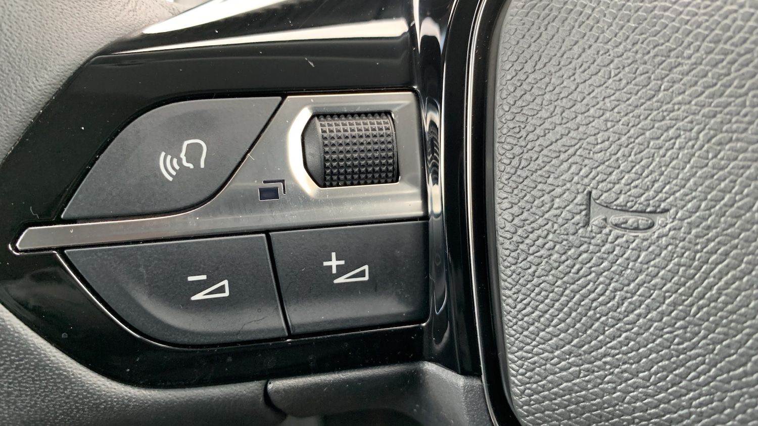 Used Peugeot 2008 2022 for sale - 76410179: Photo 23