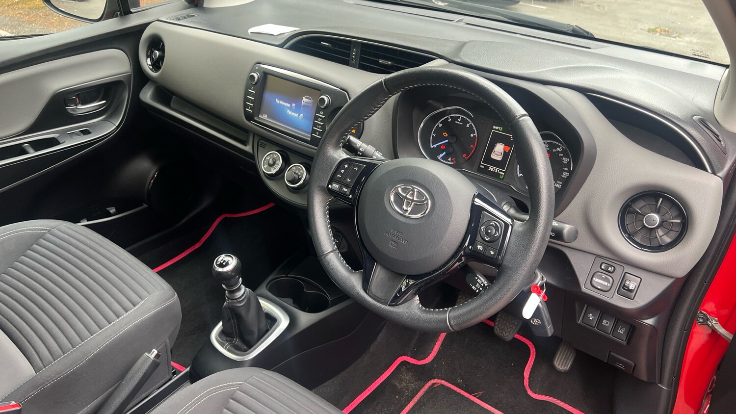 Used Toyota Yaris 2018 for sale - 76099789: Photo 11