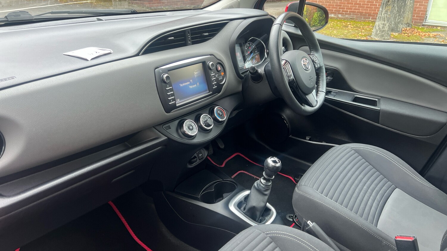 Used Toyota Yaris 2018 for sale - 76099789: Photo 12