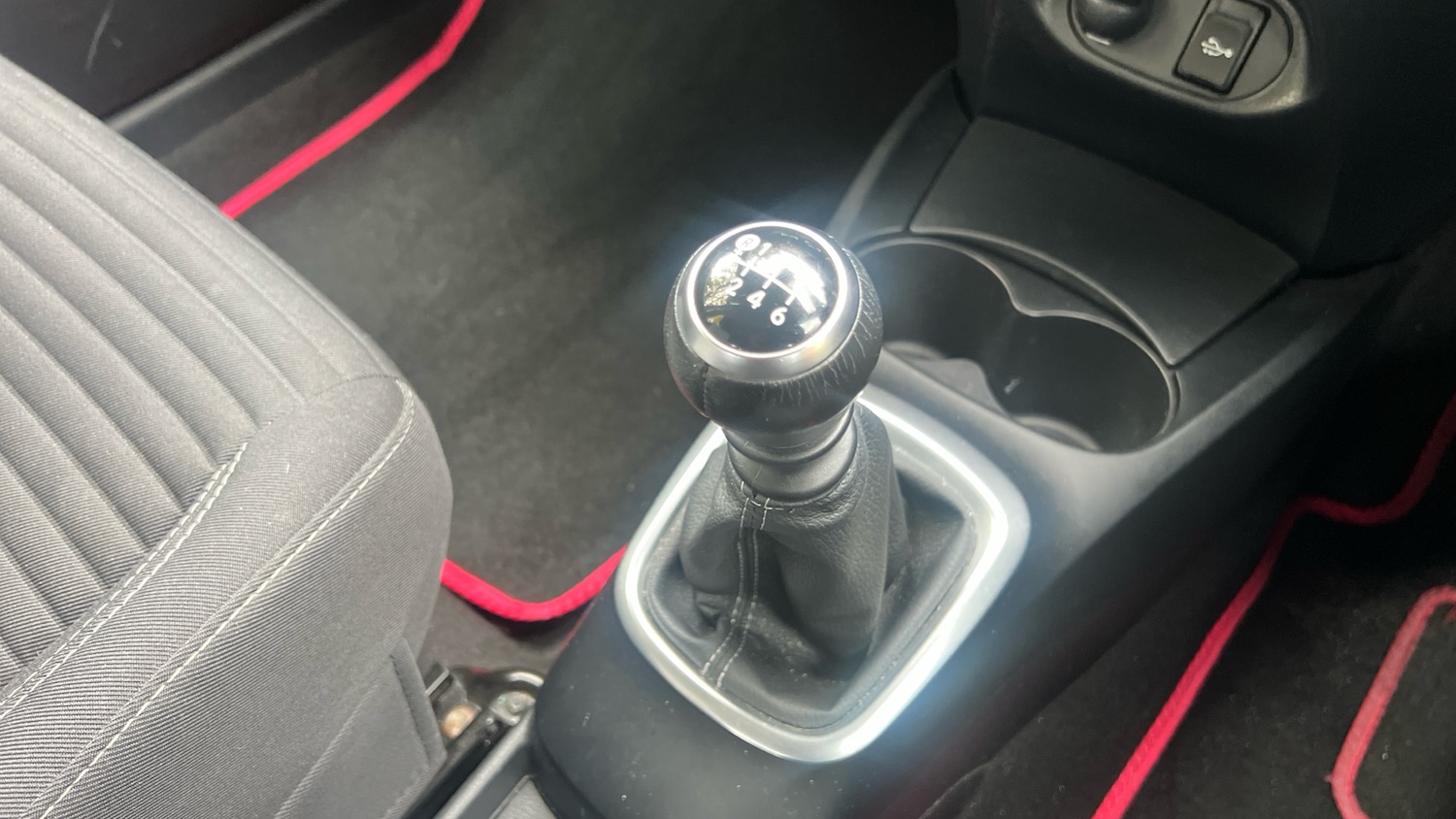 Used Toyota Yaris 2018 for sale - 76099789: Photo 20