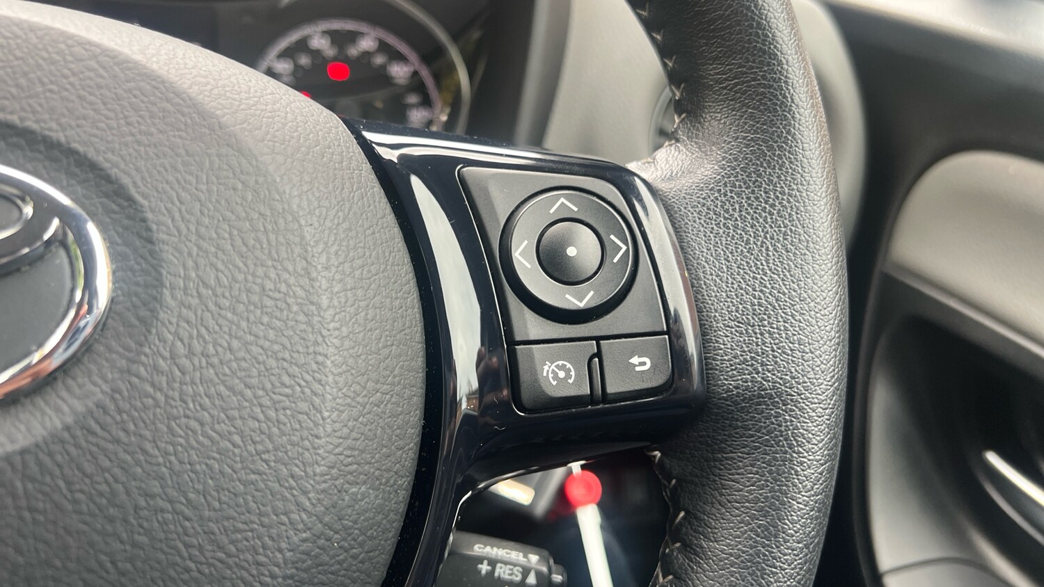 Used Toyota Yaris 2018 for sale - 76099789: Photo 24
