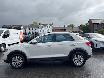 Used Volkswagen T-Roc 2023 for sale - 78562854: Photo