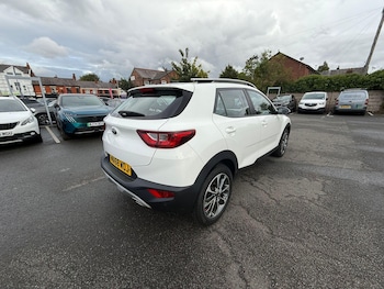 Used Kia Stonic 2018 for sale - 75721520: Photo