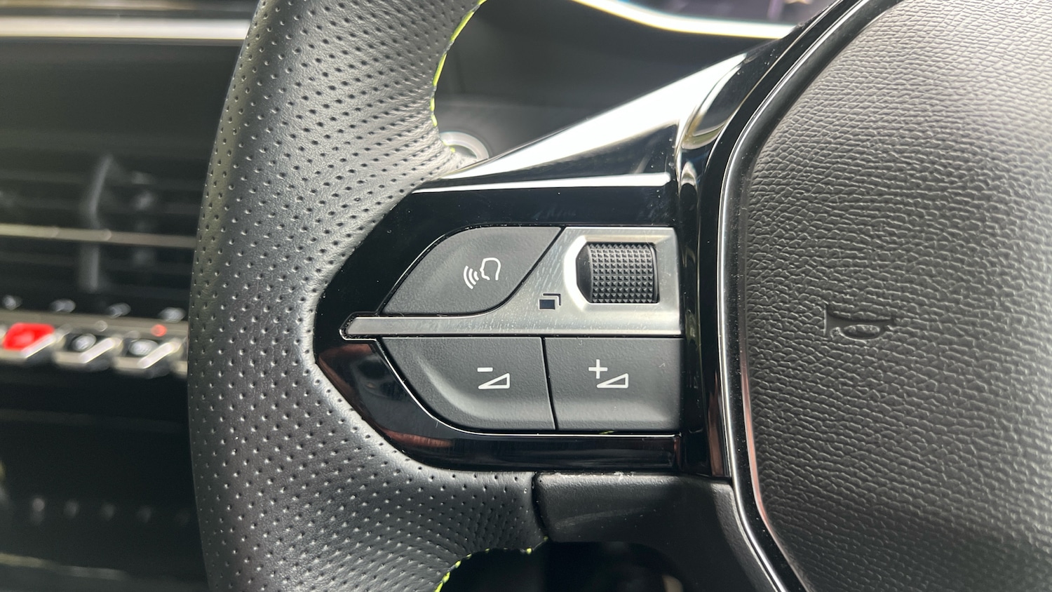 Used Peugeot 2008 2023 for sale - 76139388: Photo 23
