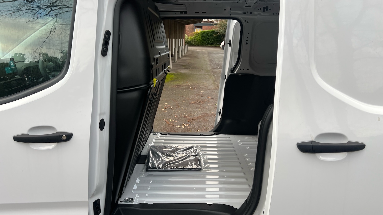 Used Citroen Berlingo 2024 for sale - 76754160: Photo 42