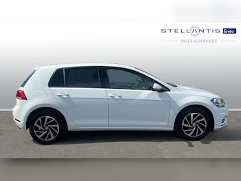 Used Volkswagen Golf 2019 for sale - 75540903: Photo