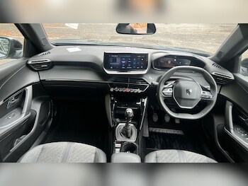 Used Peugeot 2008 2024 for sale - 76110253: Photo 4