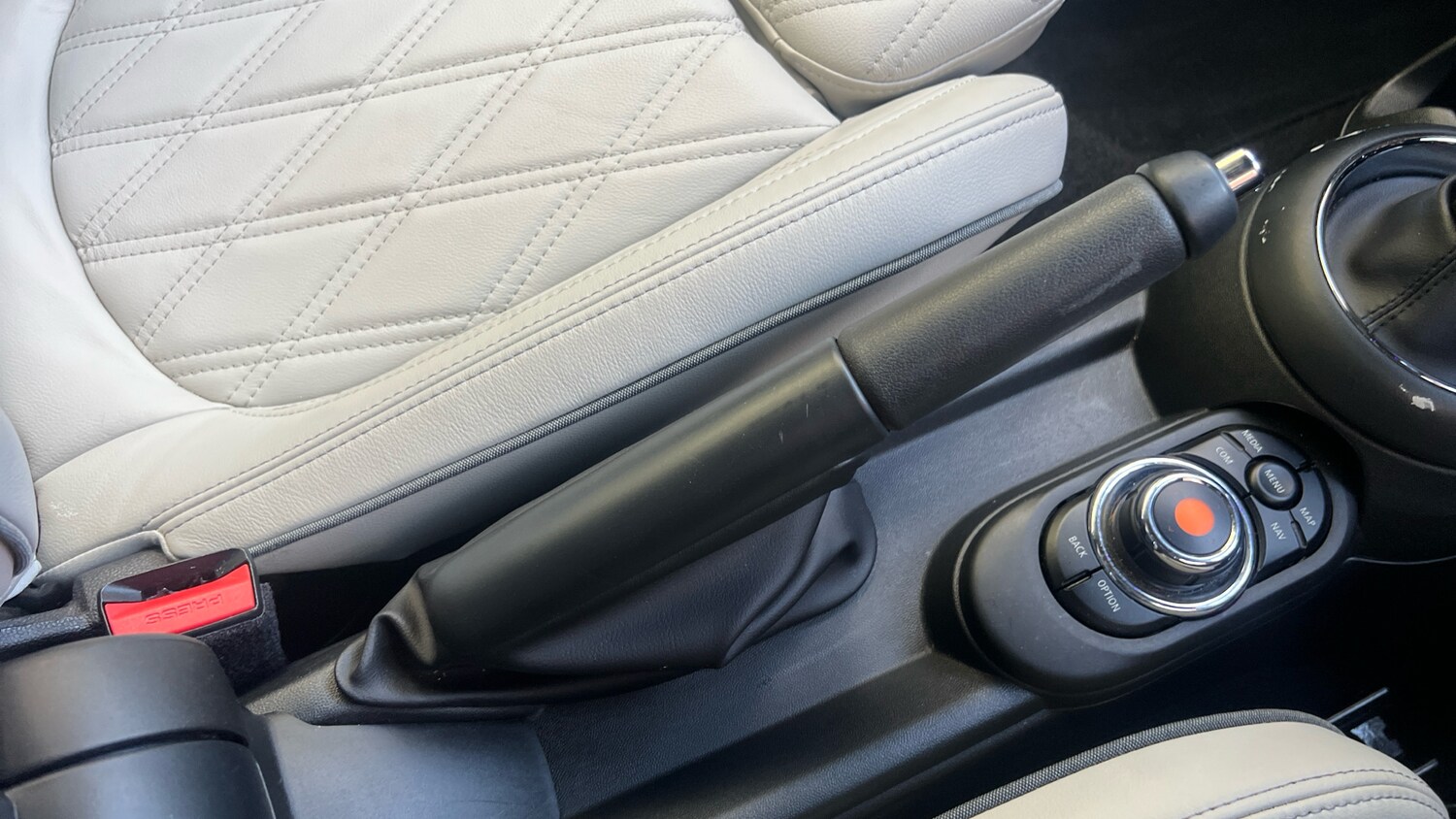 Used MINI Convertible 2020 for sale - 76025003: Photo 21