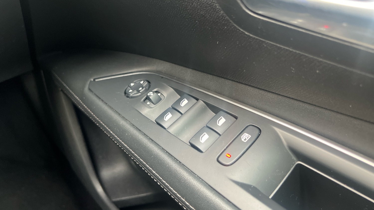 Used Peugeot 3008 2019 for sale - 76228682: Photo 22