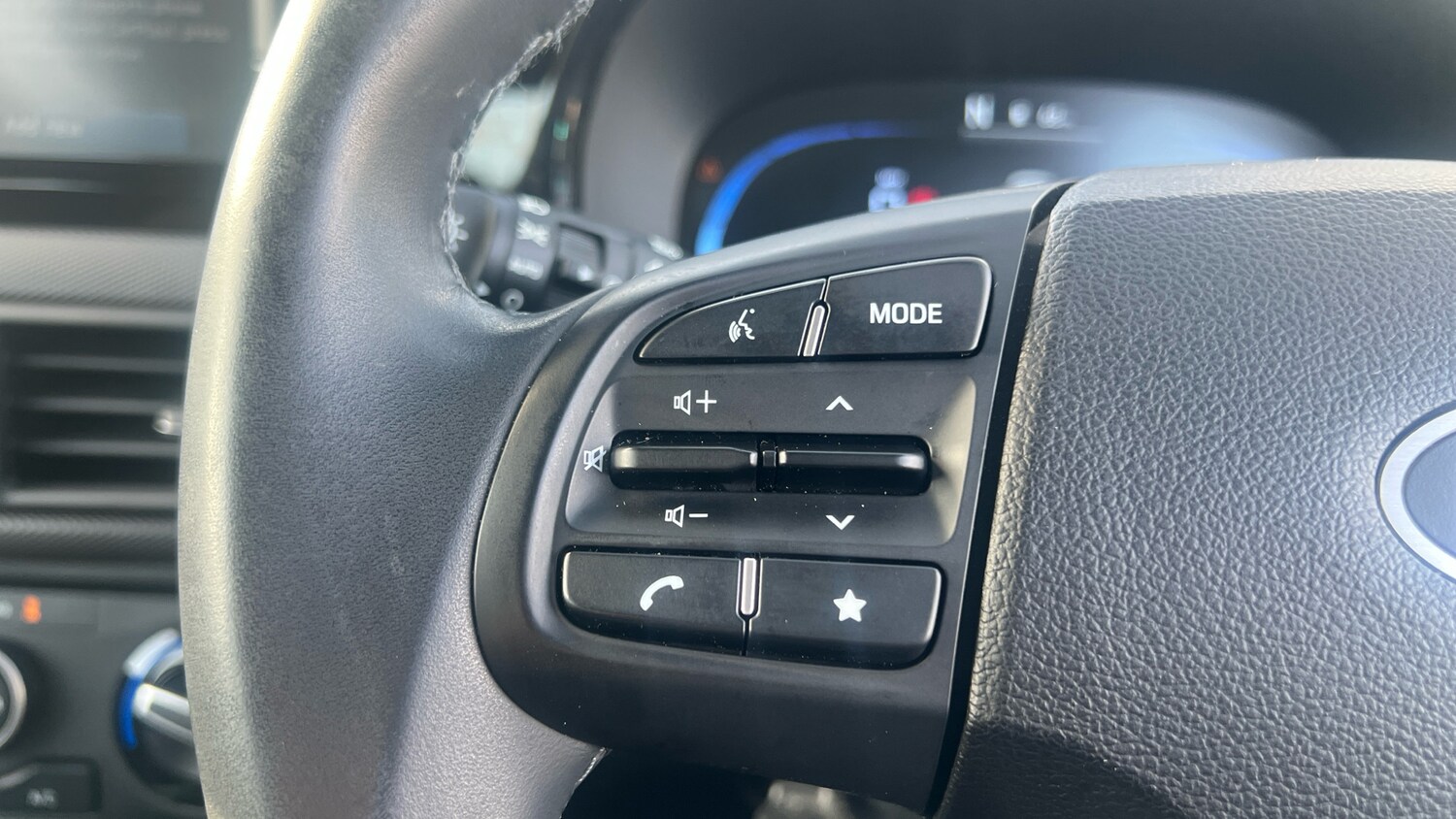 Used Hyundai i10 2023 for sale - 75929312: Photo 23