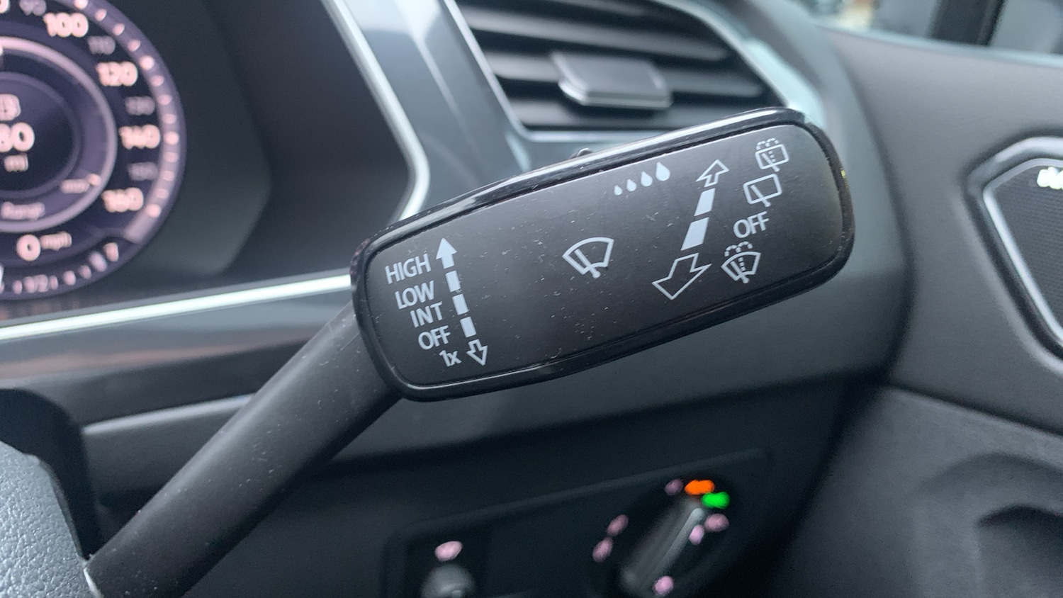 Used Volkswagen Tiguan 2016 for sale - 77684994: Photo 28