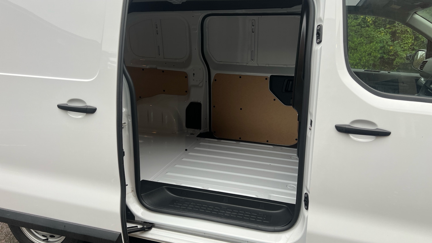 Used Citroen Dispatch 2024 for sale - 76754159: Photo 38