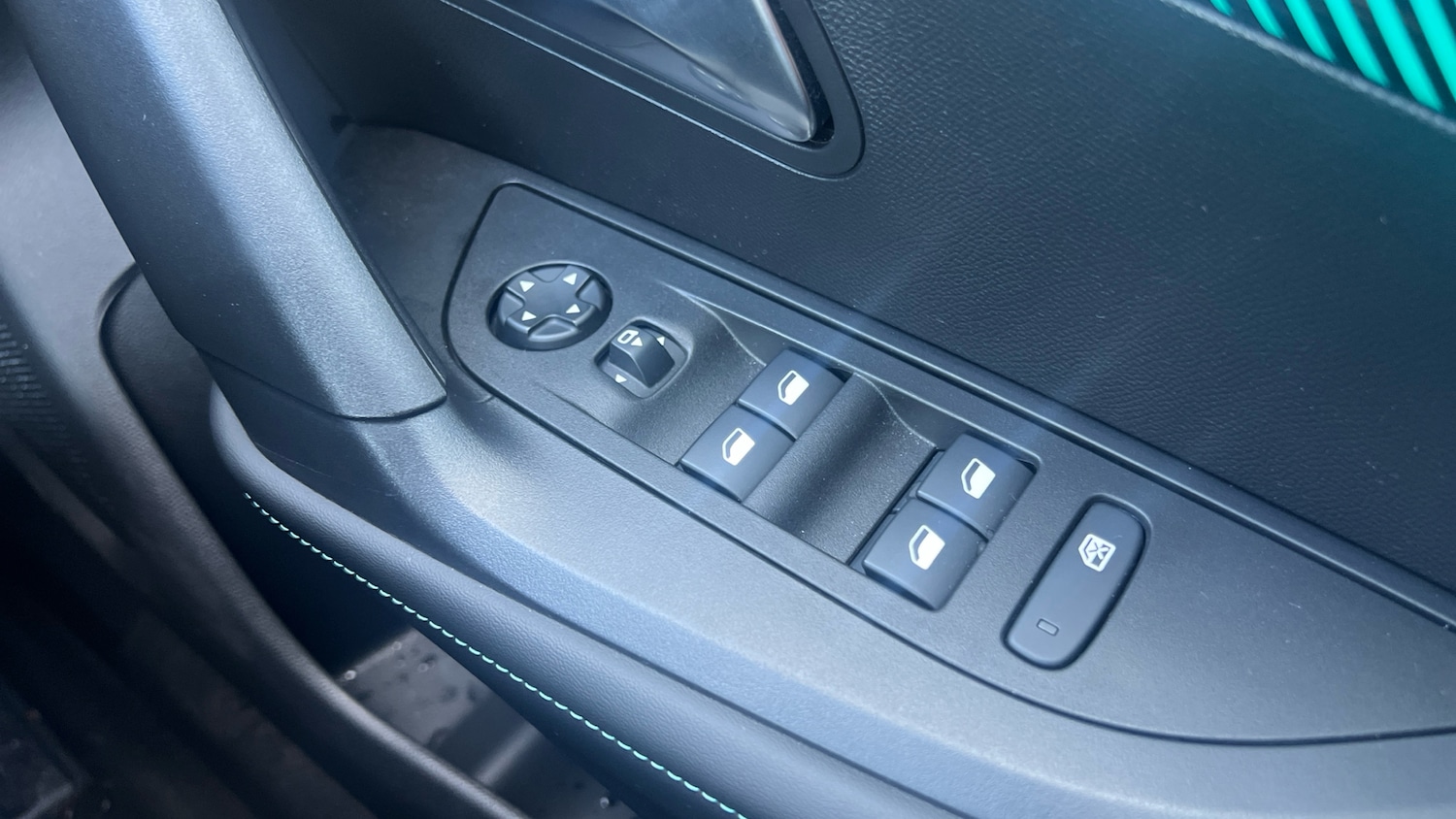 Used Peugeot 2008 2022 for sale - 76350352: Photo 22