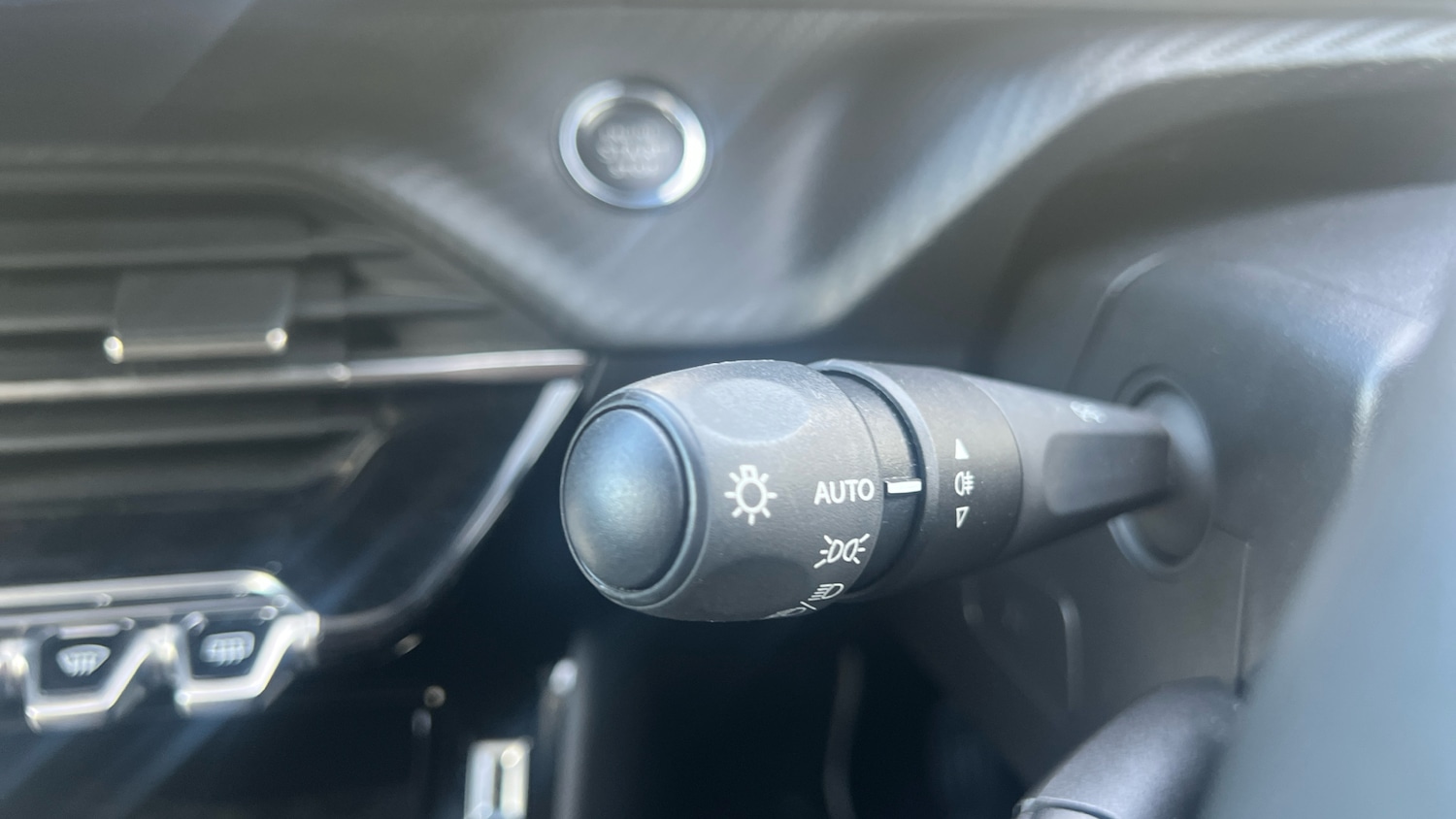 Used Peugeot 2008 2022 for sale - 76350352: Photo 27